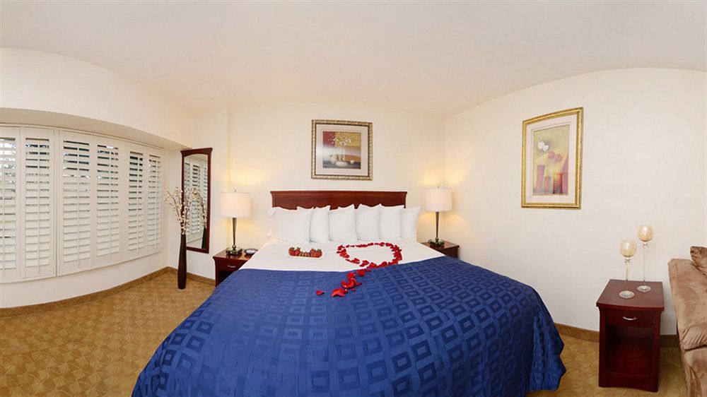 Ramada By Wyndham Oakland Downtown City Center Exteriér fotografie
