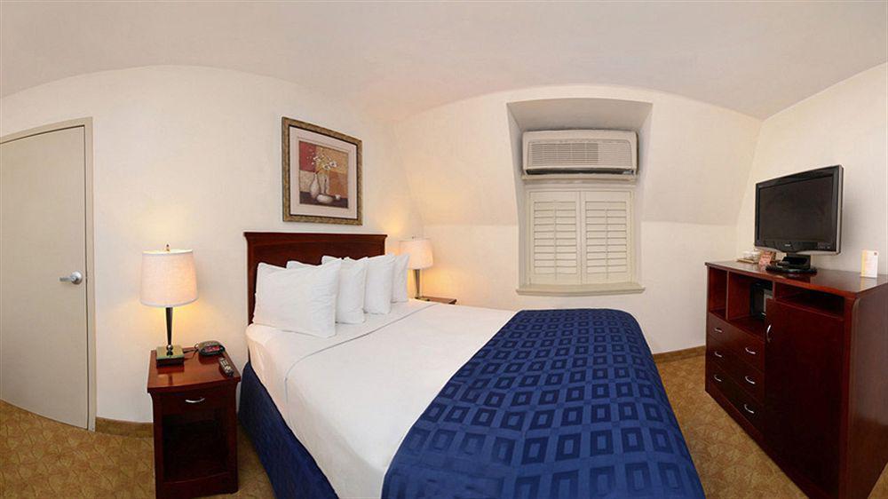 Ramada By Wyndham Oakland Downtown City Center Exteriér fotografie